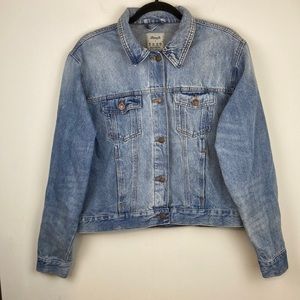 Women’s Denim Jacket with Buttons and Collar